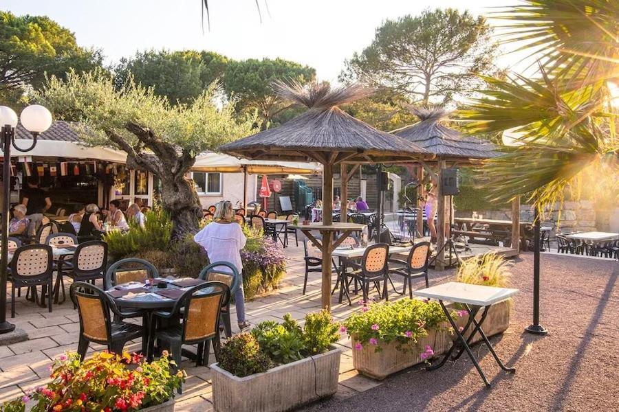 Mobile Home 6-Pers Camping Lei Suves-Cotes D'Azur-Including Airco Roquebrune-sur Argens Esterno foto